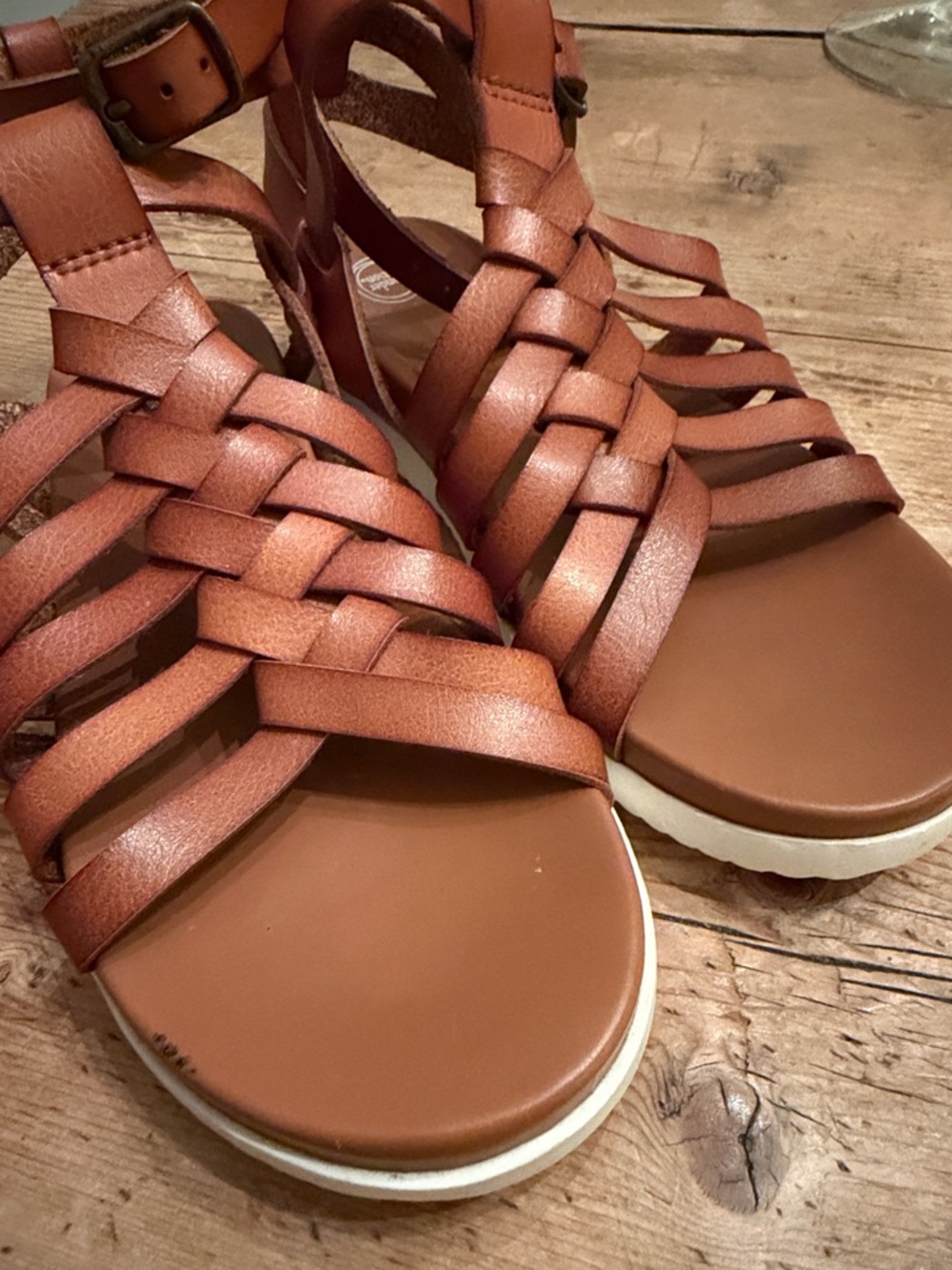Girls Brown leather Strappy Gladiator Flat Sandals White non-marking outsole - Picture 5 of 9